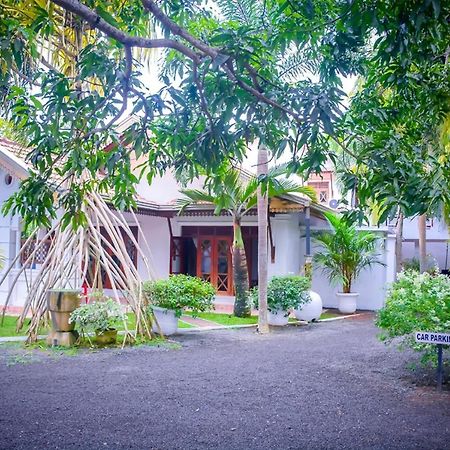 Tamarind Moon Hostel Диквела Екстериор снимка