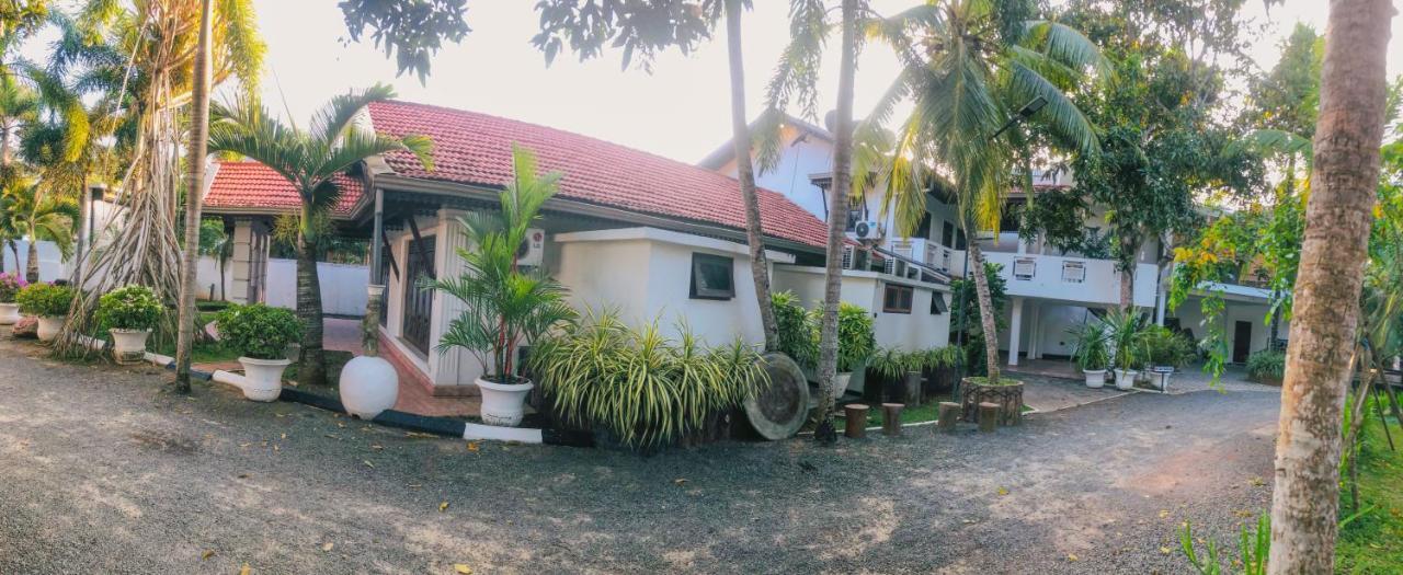 Tamarind Moon Hostel Диквела Екстериор снимка