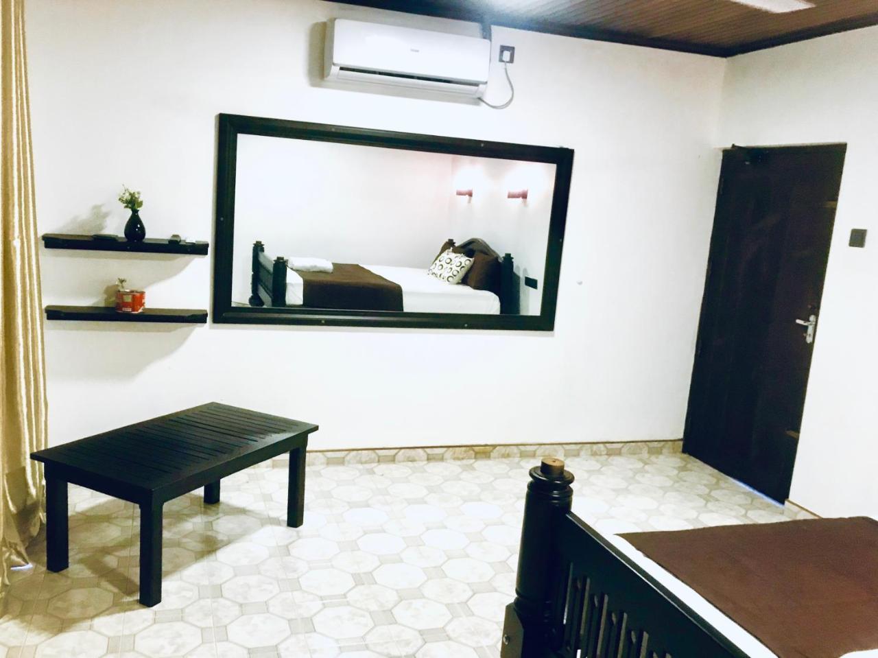 Tamarind Moon Hostel Диквела Екстериор снимка