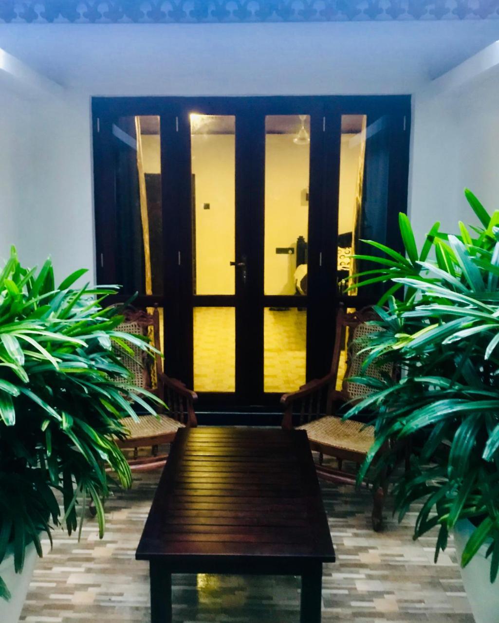 Tamarind Moon Hostel Диквела Екстериор снимка