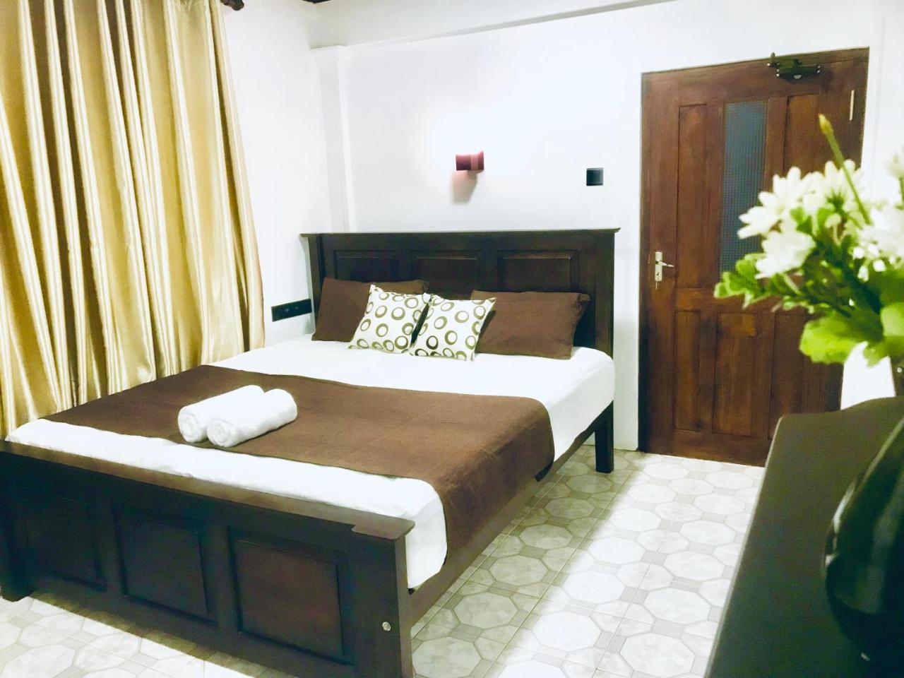 Tamarind Moon Hostel Диквела Екстериор снимка