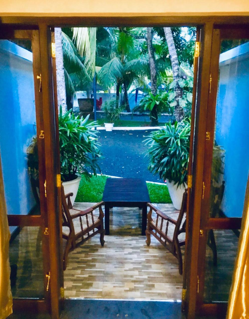 Tamarind Moon Hostel Диквела Екстериор снимка