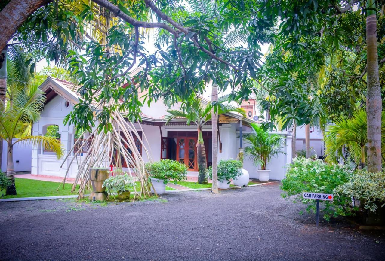 Tamarind Moon Hostel Диквела Екстериор снимка