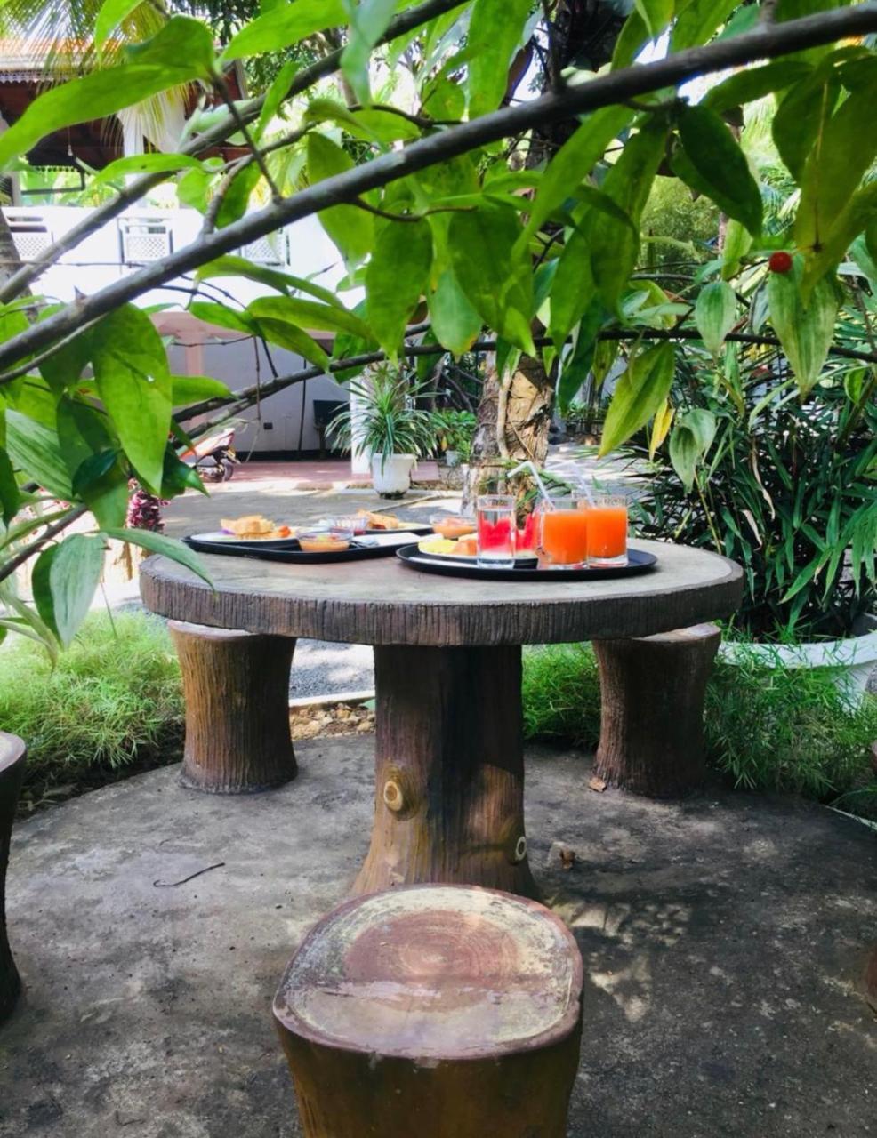 Tamarind Moon Hostel Диквела Екстериор снимка